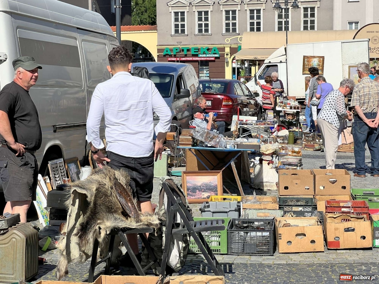 Zdjęcie w galerii na portalu naszraciborz.pl: Ciekawostki z czerwcowego targu staroci w Raciborzu wiadomości z regionu