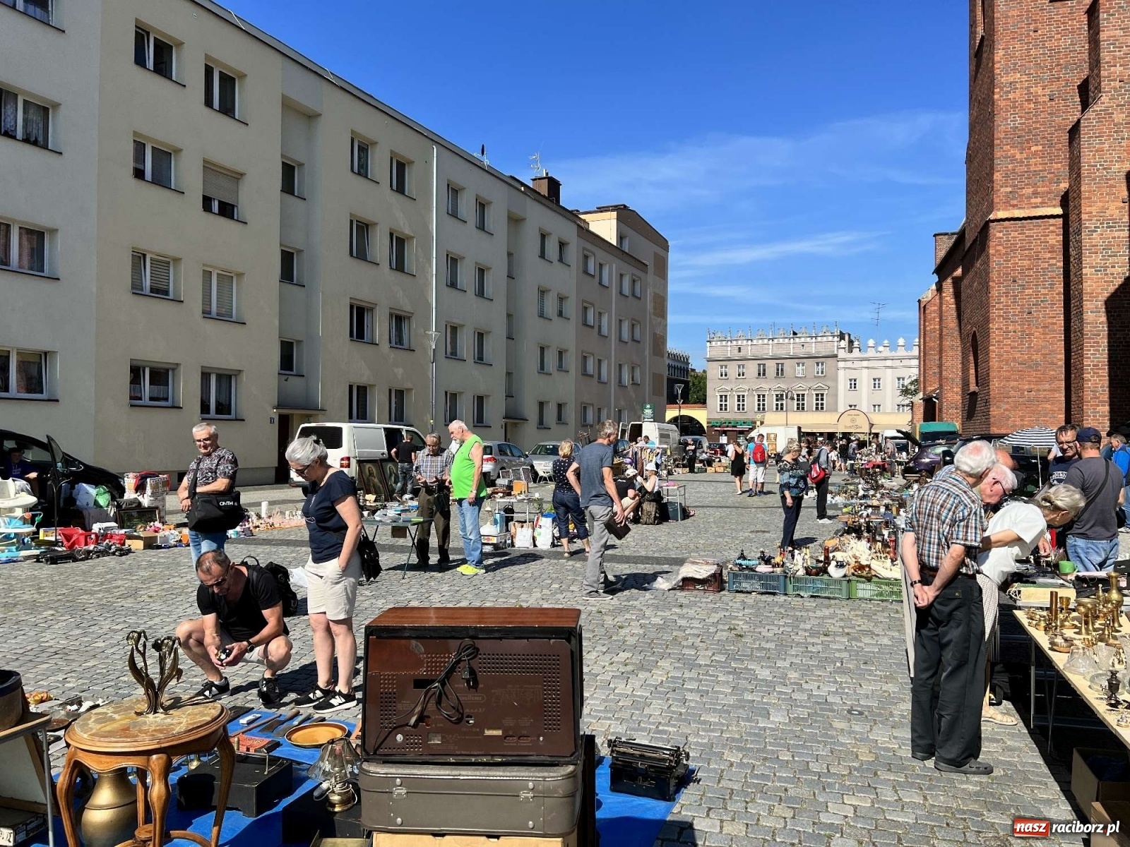 Zdjęcie w galerii na portalu naszraciborz.pl: Ciekawostki z czerwcowego targu staroci w Raciborzu wiadomości z regionu