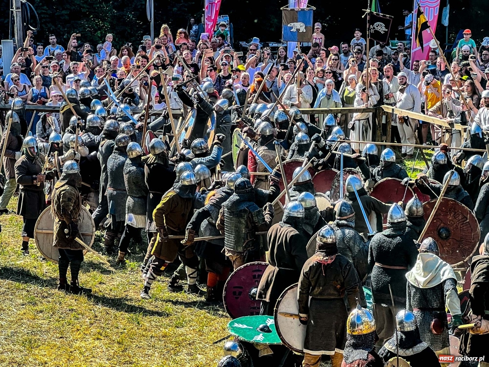 Zdjęcie w galerii na portalu naszraciborz.pl: Wielka bitwa wojów pod Oborą [FOTO i WIDEO] wiadomości z regionu