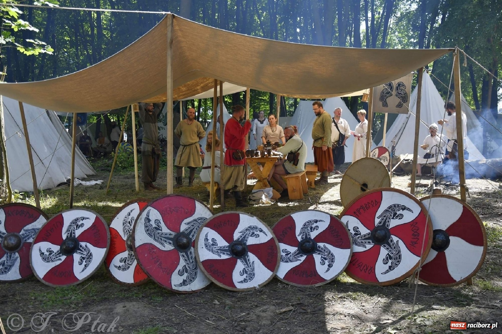 Zdjęcie w galerii na portalu naszraciborz.pl: Wielka bitwa wojów pod Oborą [FOTO i WIDEO] wiadomości z regionu