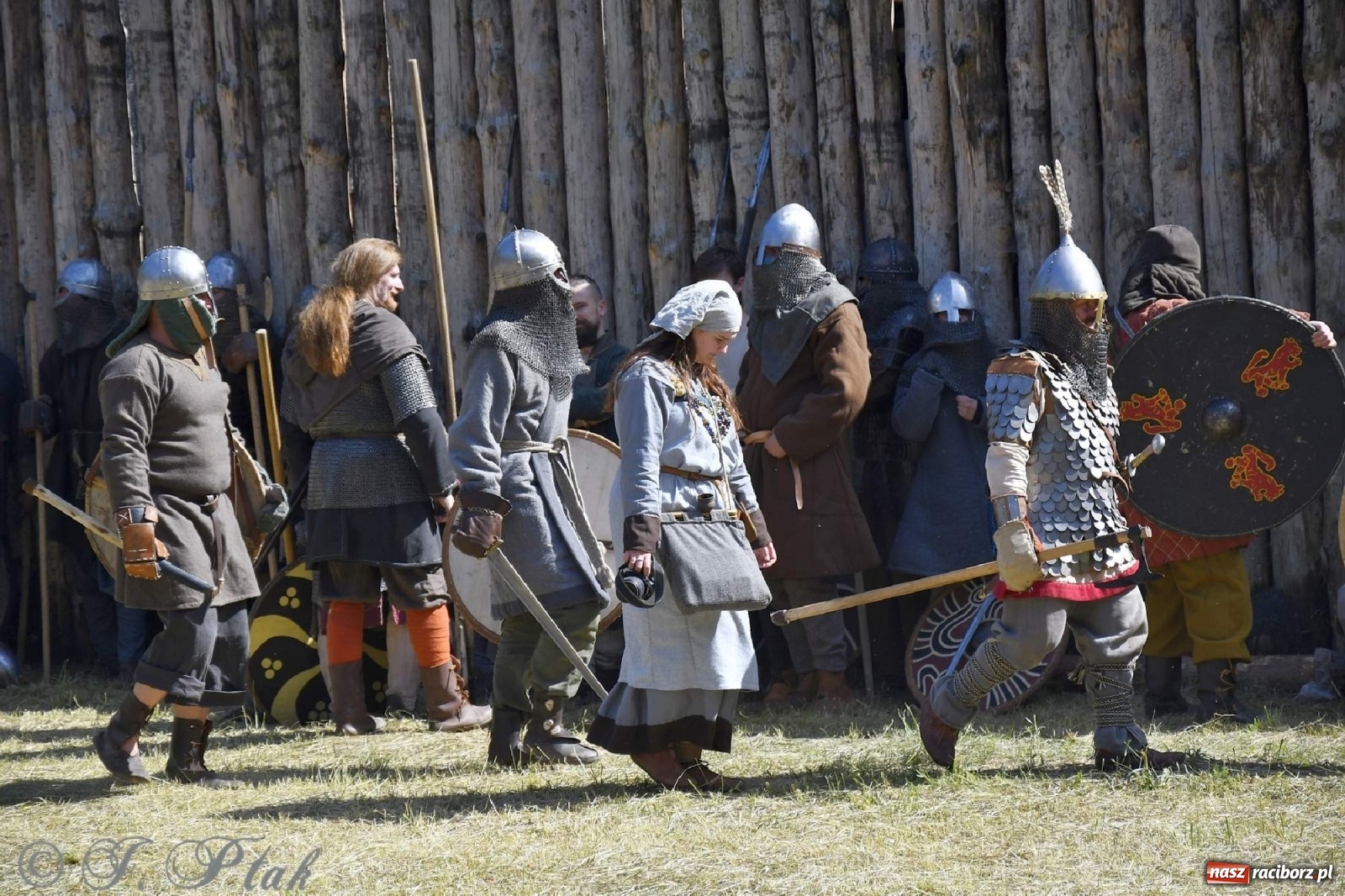 Zdjęcie w galerii na portalu naszraciborz.pl: Wielka bitwa wojów pod Oborą [FOTO i WIDEO] wiadomości z regionu