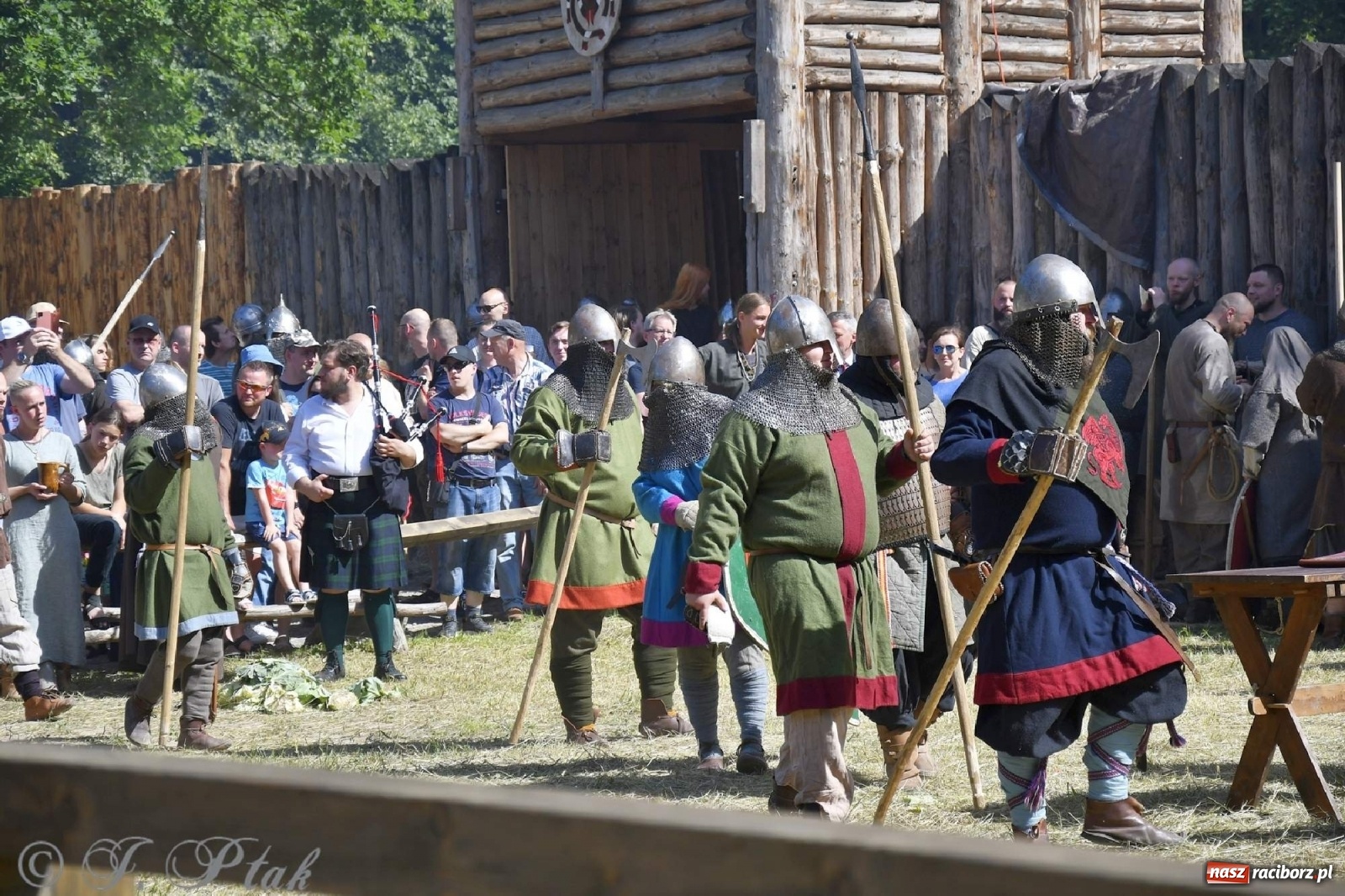 Zdjęcie w galerii na portalu naszraciborz.pl: Wielka bitwa wojów pod Oborą [FOTO i WIDEO] wiadomości z regionu