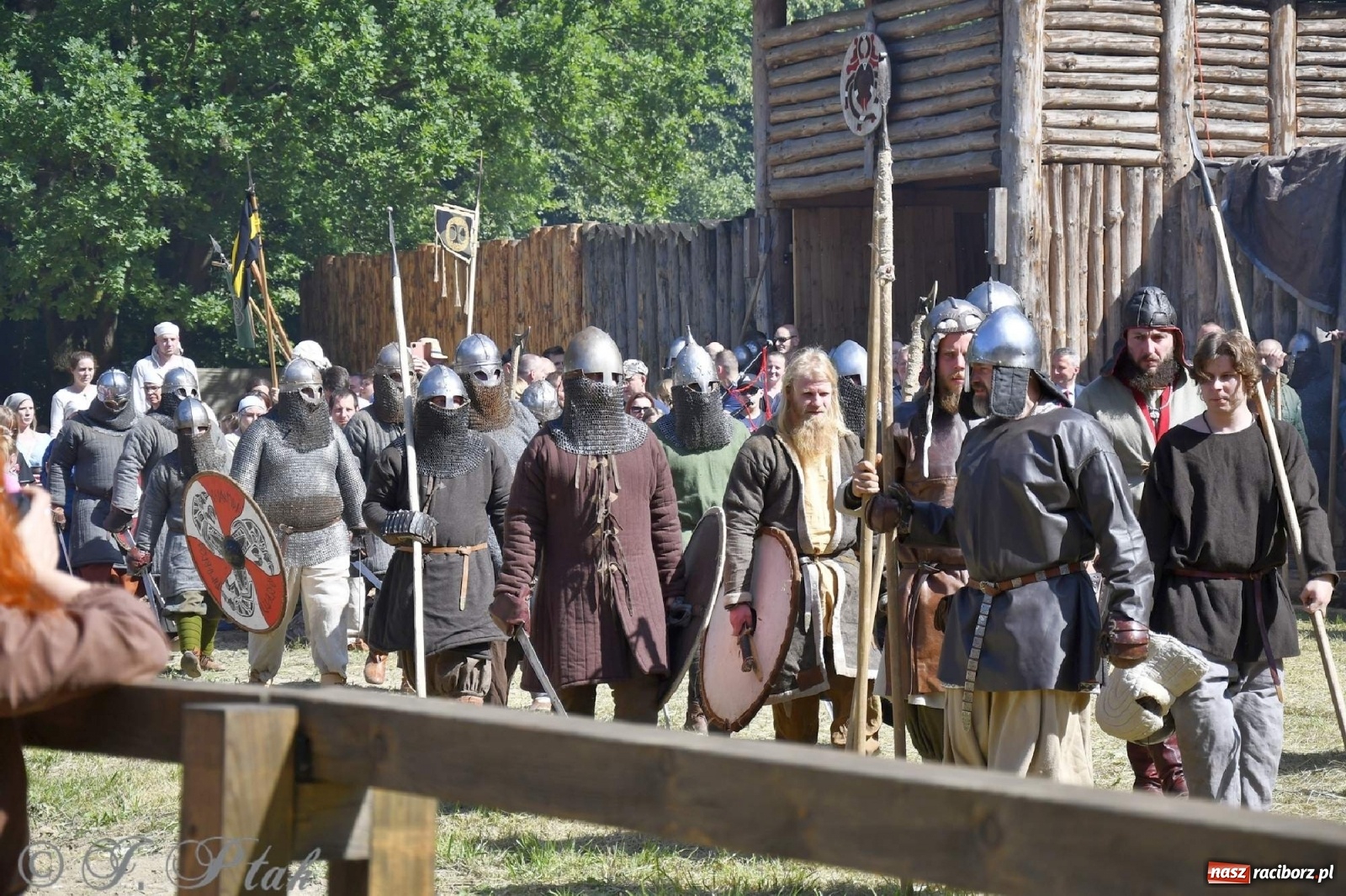 Zdjęcie w galerii na portalu naszraciborz.pl: Wielka bitwa wojów pod Oborą [FOTO i WIDEO] wiadomości z regionu