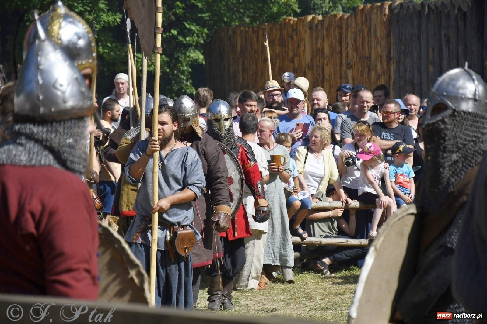Zdjęcie w galerii na portalu naszraciborz.pl: Wielka bitwa wojów pod Oborą [FOTO i WIDEO] wiadomości z regionu