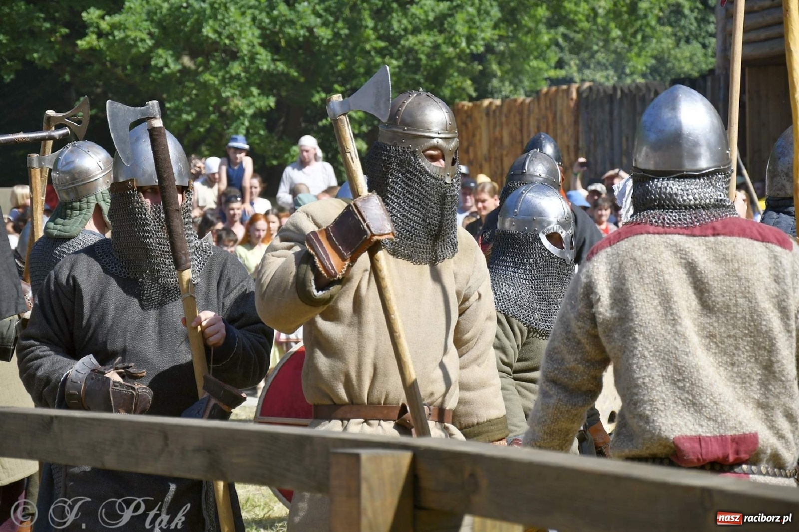 Zdjęcie w galerii na portalu naszraciborz.pl: Wielka bitwa wojów pod Oborą [FOTO i WIDEO] wiadomości z regionu