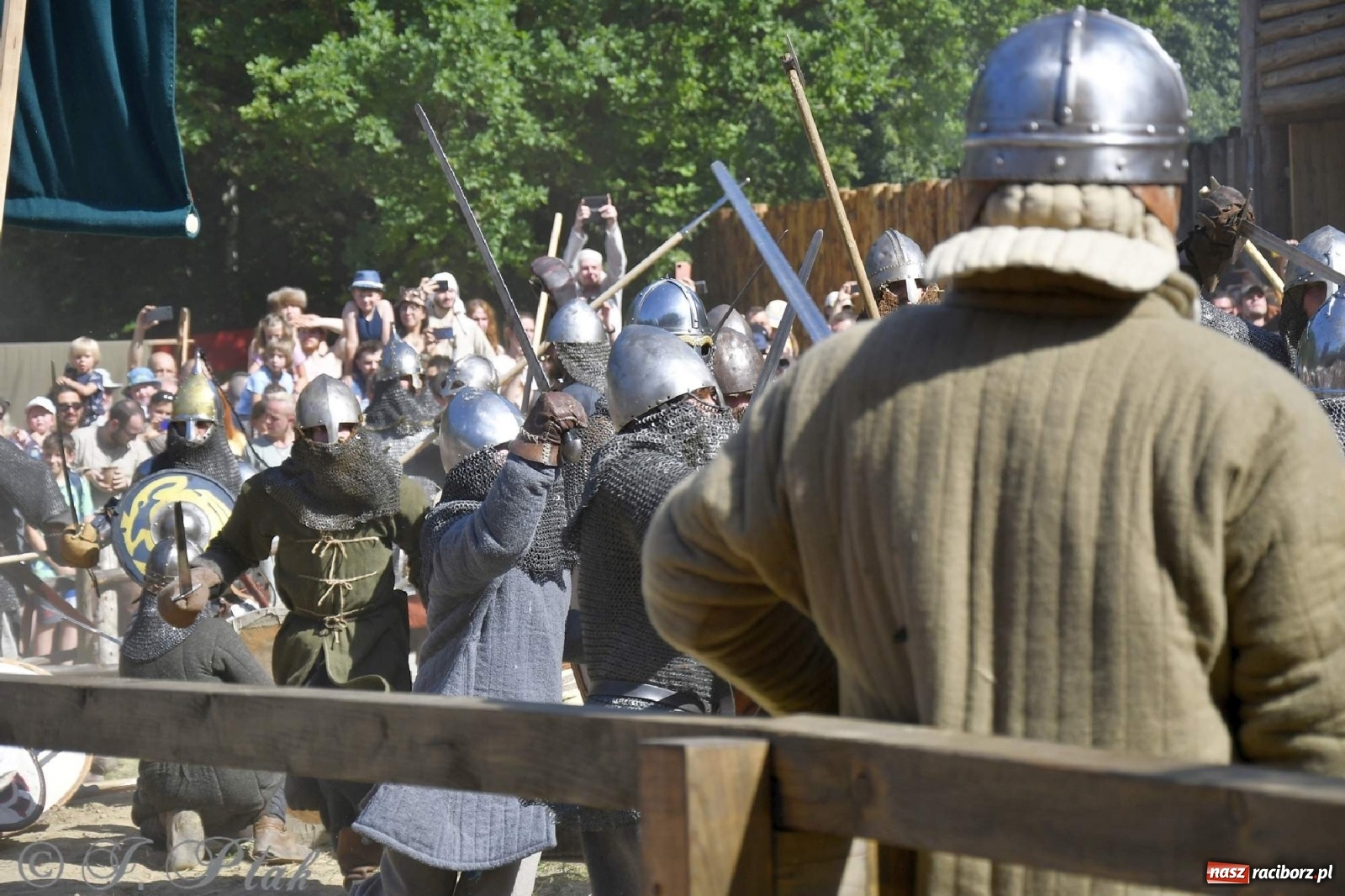 Zdjęcie w galerii na portalu naszraciborz.pl: Wielka bitwa wojów pod Oborą [FOTO i WIDEO] wiadomości z regionu