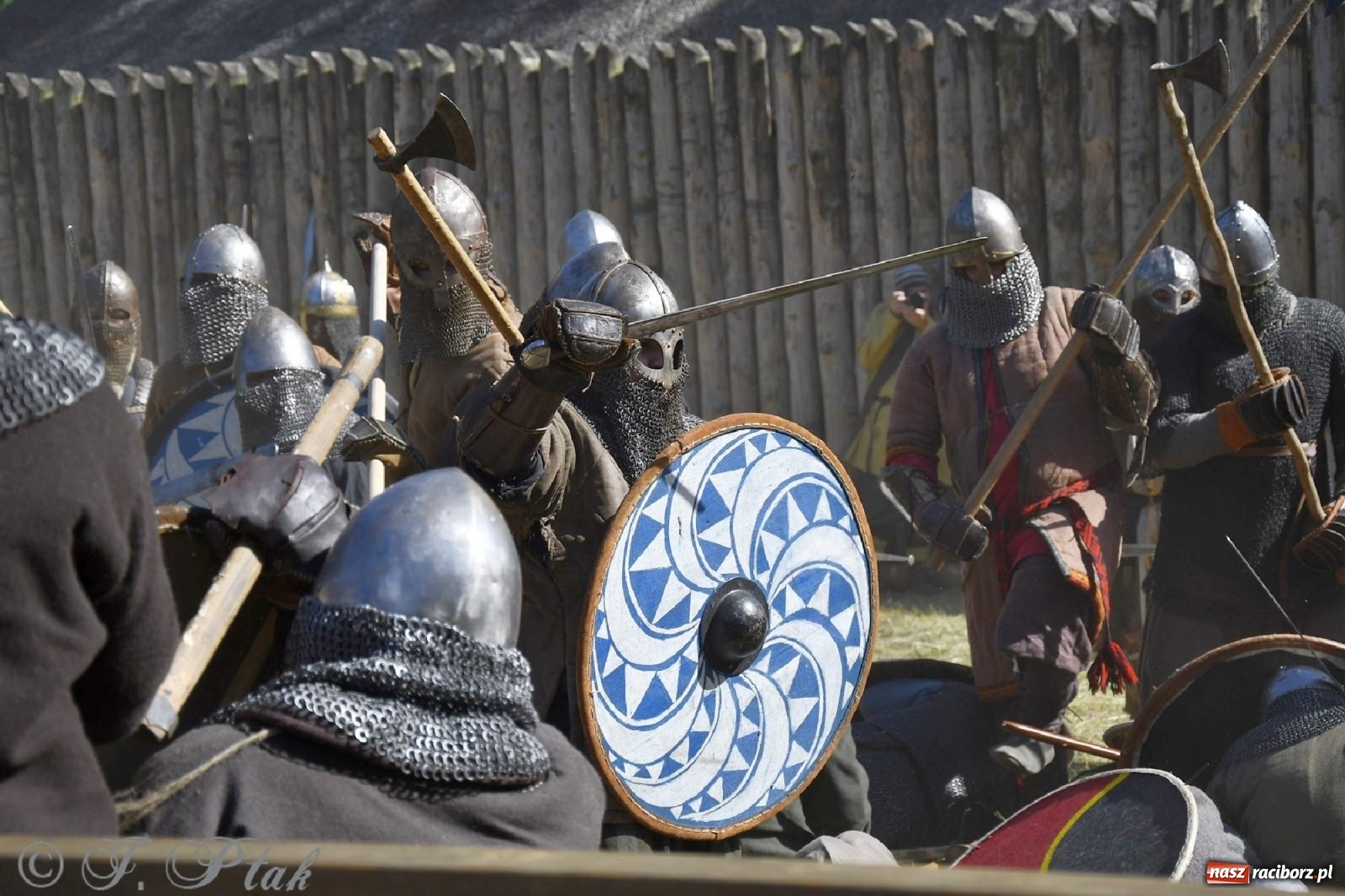 Zdjęcie w galerii na portalu naszraciborz.pl: Wielka bitwa wojów pod Oborą [FOTO i WIDEO] wiadomości z regionu