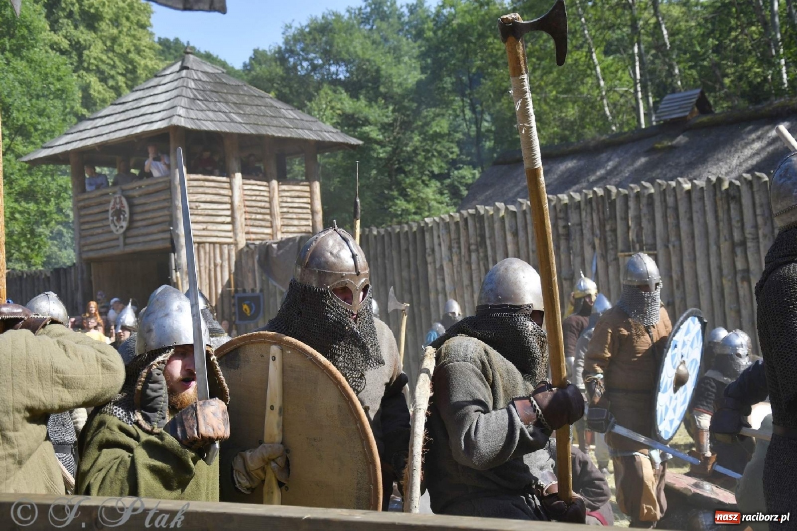 Zdjęcie w galerii na portalu naszraciborz.pl: Wielka bitwa wojów pod Oborą [FOTO i WIDEO] wiadomości z regionu