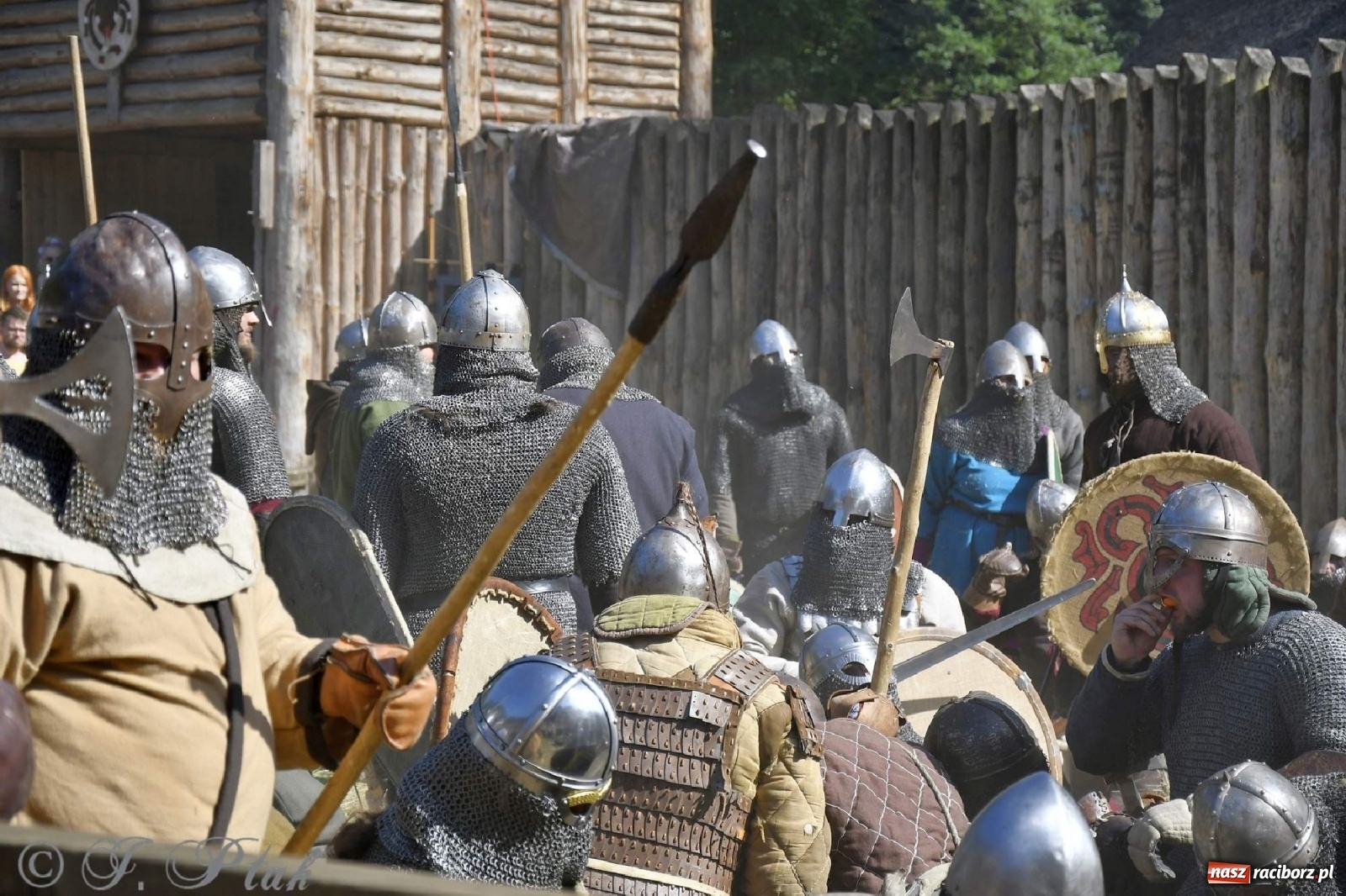 Zdjęcie w galerii na portalu naszraciborz.pl: Wielka bitwa wojów pod Oborą [FOTO i WIDEO] wiadomości z regionu