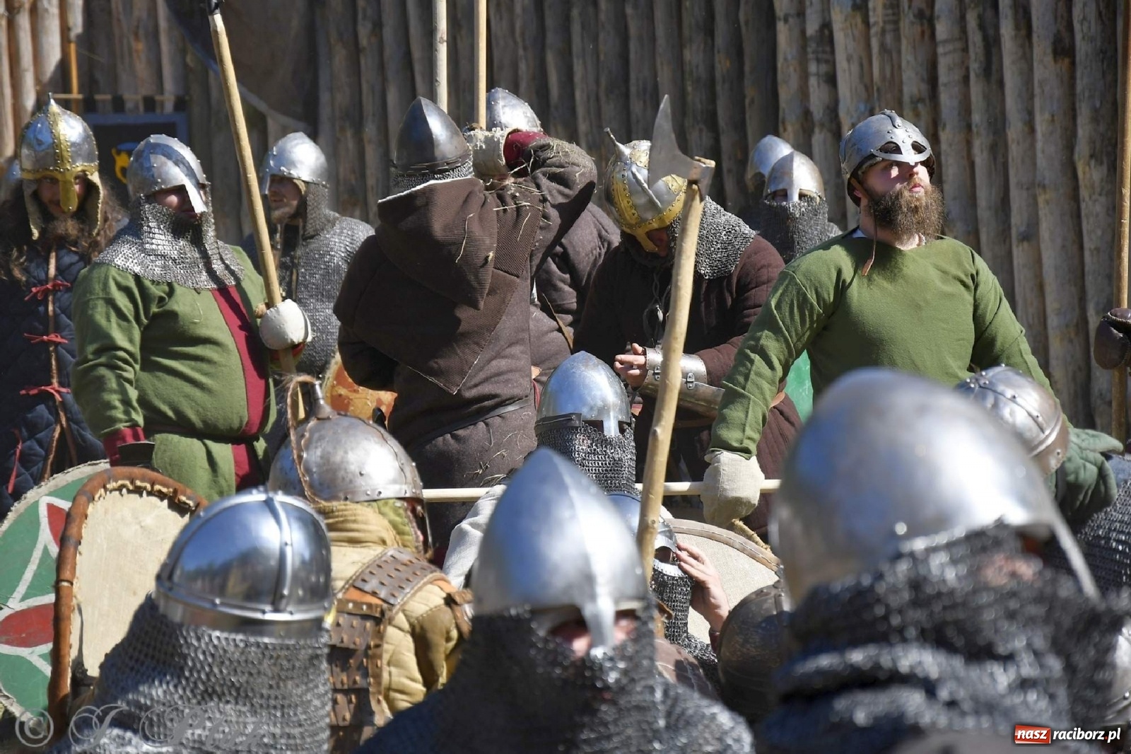 Zdjęcie w galerii na portalu naszraciborz.pl: Wielka bitwa wojów pod Oborą [FOTO i WIDEO] wiadomości z regionu