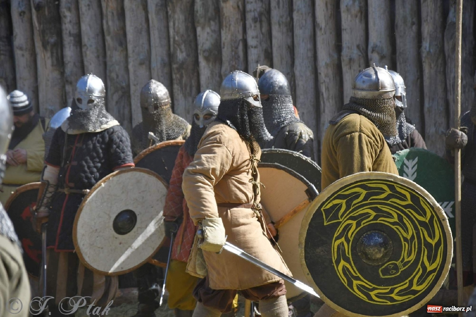 Zdjęcie w galerii na portalu naszraciborz.pl: Wielka bitwa wojów pod Oborą [FOTO i WIDEO] wiadomości z regionu