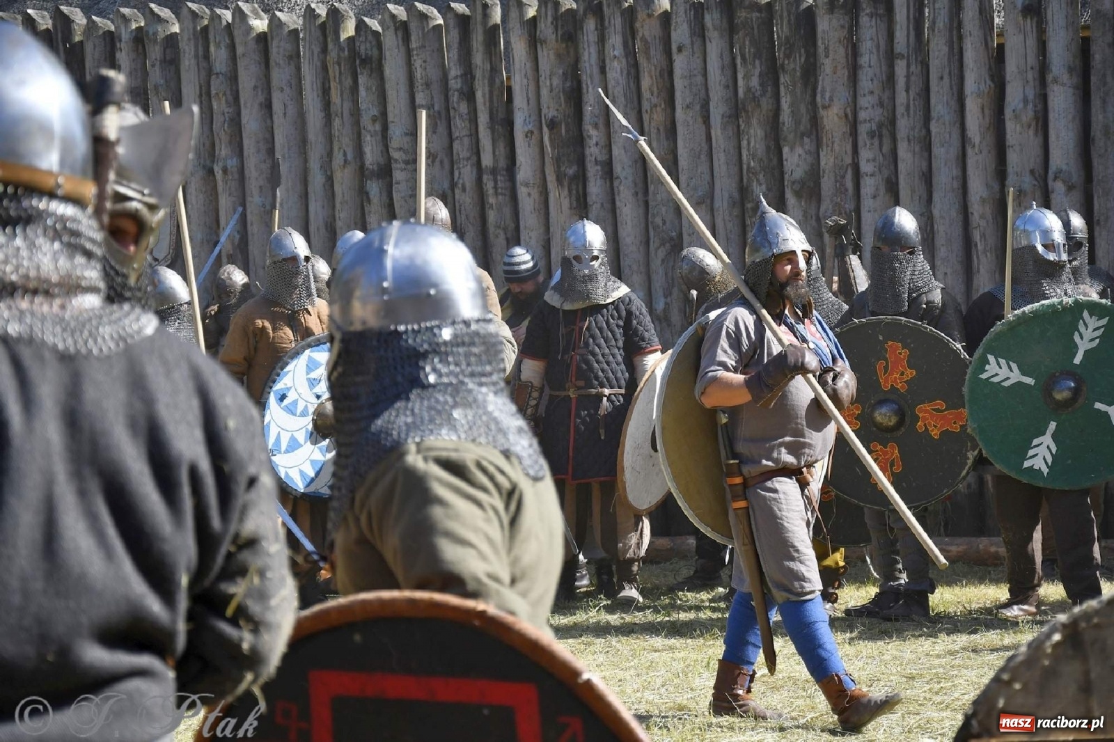 Zdjęcie w galerii na portalu naszraciborz.pl: Wielka bitwa wojów pod Oborą [FOTO i WIDEO] wiadomości z regionu