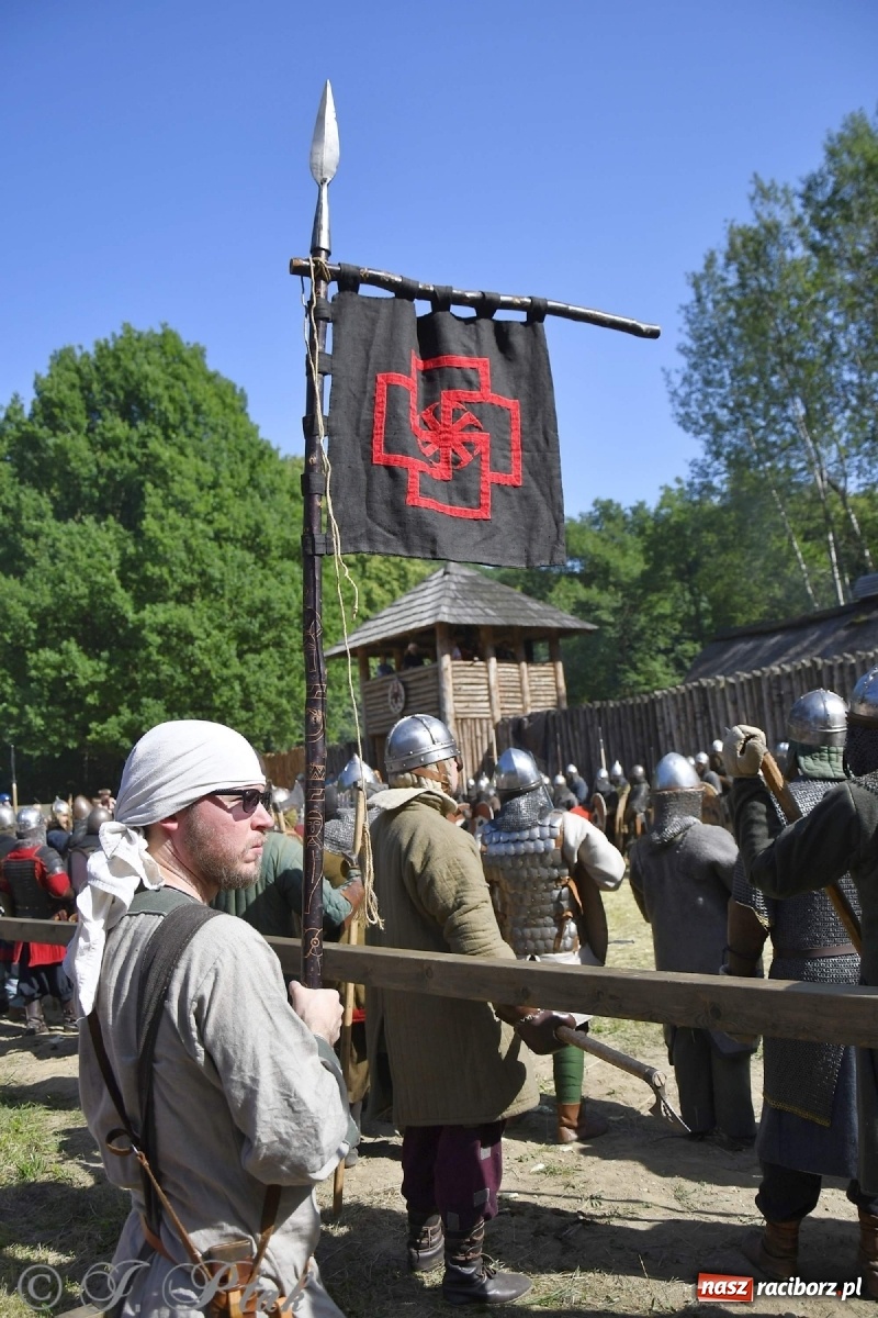 Zdjęcie w galerii na portalu naszraciborz.pl: Wielka bitwa wojów pod Oborą [FOTO i WIDEO] wiadomości z regionu