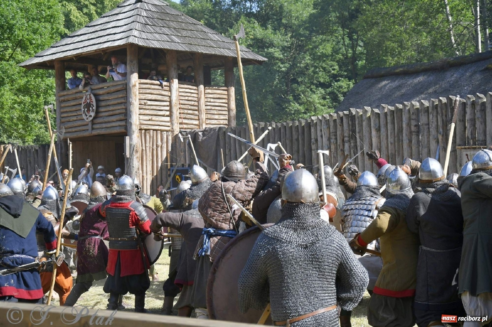 Zdjęcie w galerii na portalu naszraciborz.pl: Wielka bitwa wojów pod Oborą [FOTO i WIDEO] wiadomości z regionu