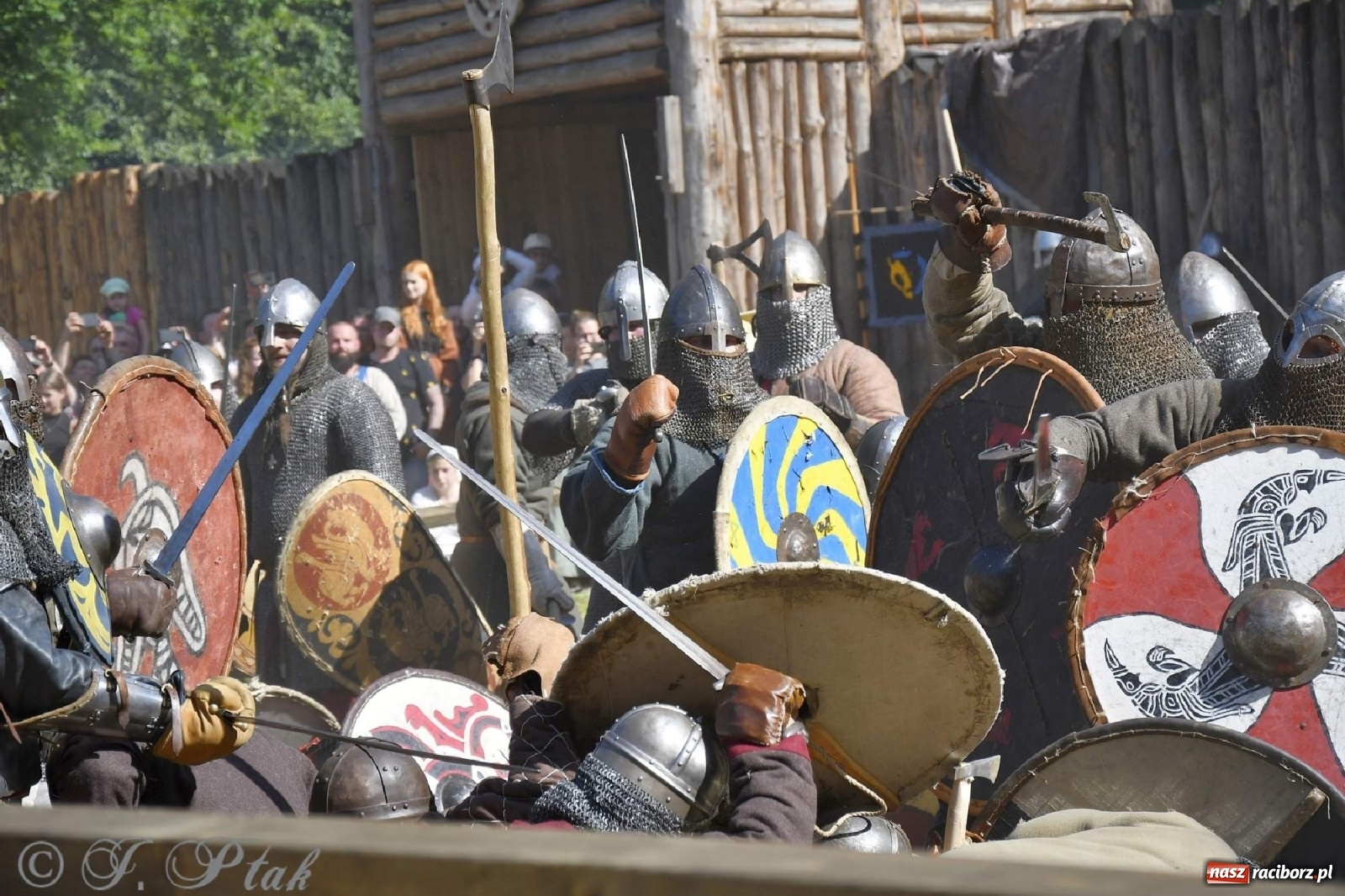 Zdjęcie w galerii na portalu naszraciborz.pl: Wielka bitwa wojów pod Oborą [FOTO i WIDEO] wiadomości z regionu