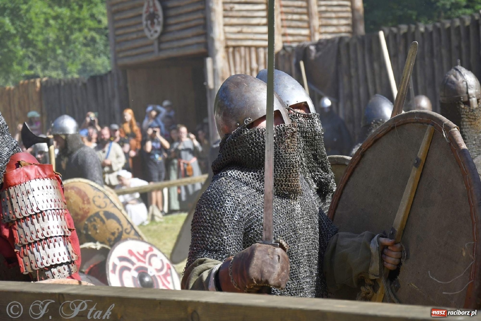 Zdjęcie w galerii na portalu naszraciborz.pl: Wielka bitwa wojów pod Oborą [FOTO i WIDEO] wiadomości z regionu