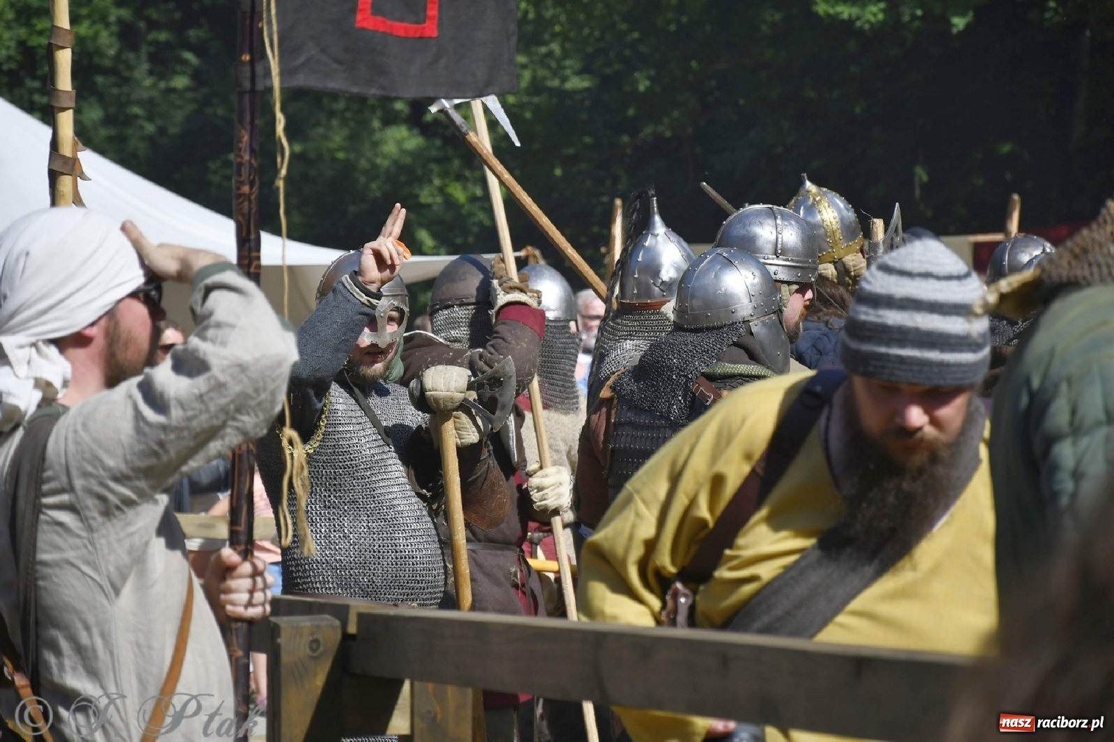 Zdjęcie w galerii na portalu naszraciborz.pl: Wielka bitwa wojów pod Oborą [FOTO i WIDEO] wiadomości z regionu
