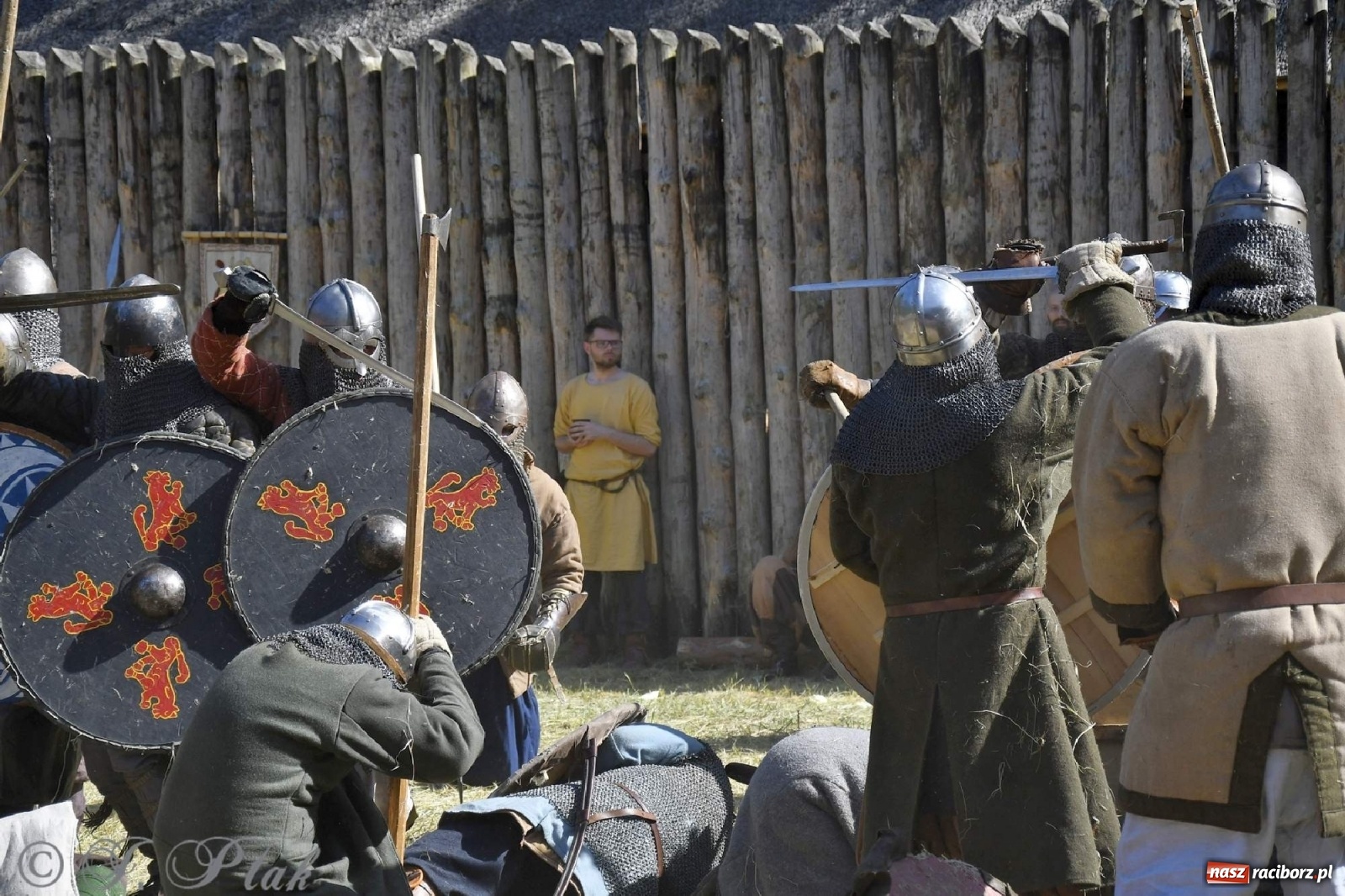 Zdjęcie w galerii na portalu naszraciborz.pl: Wielka bitwa wojów pod Oborą [FOTO i WIDEO] wiadomości z regionu