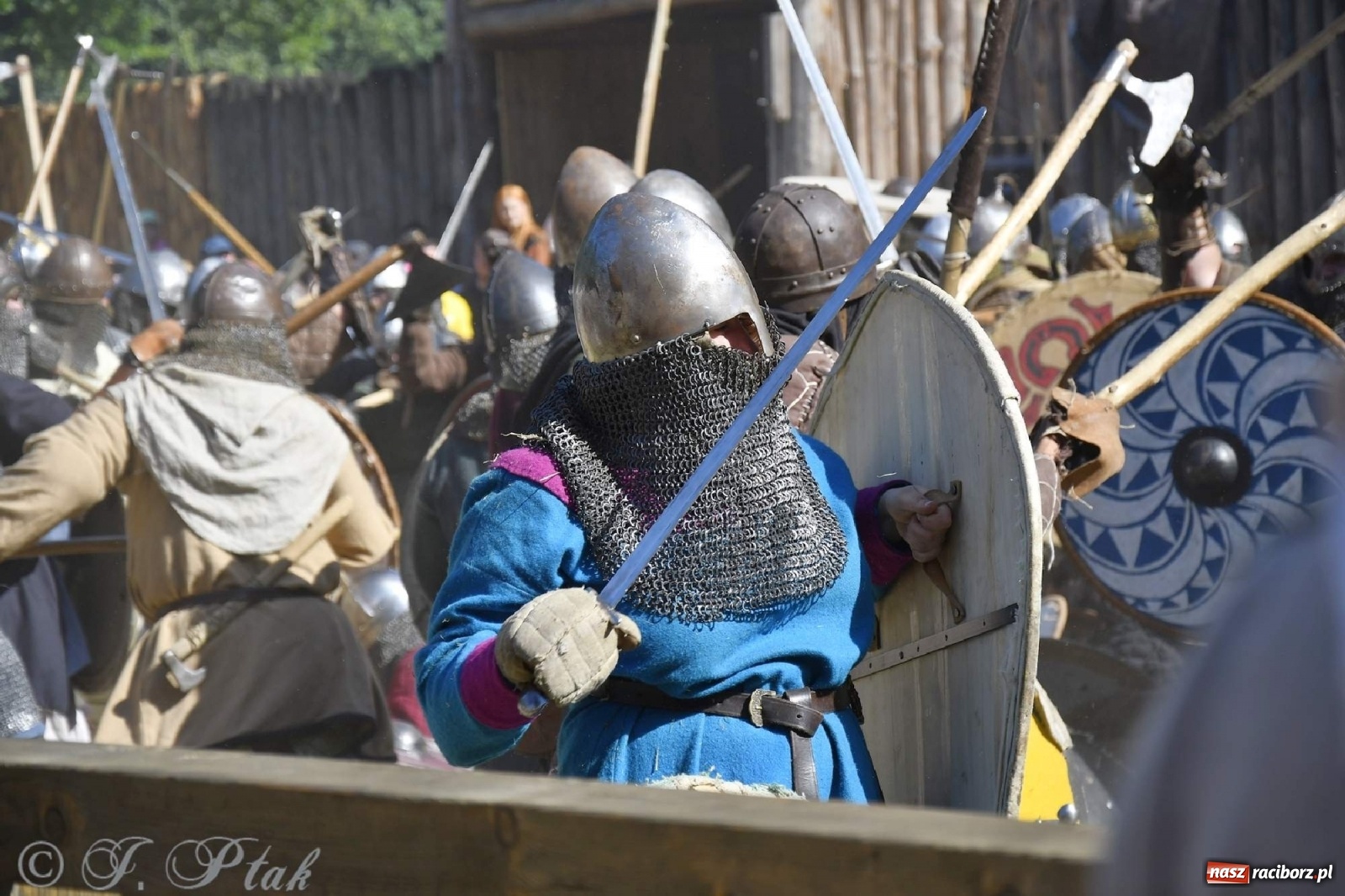 Zdjęcie w galerii na portalu naszraciborz.pl: Wielka bitwa wojów pod Oborą [FOTO i WIDEO] wiadomości z regionu