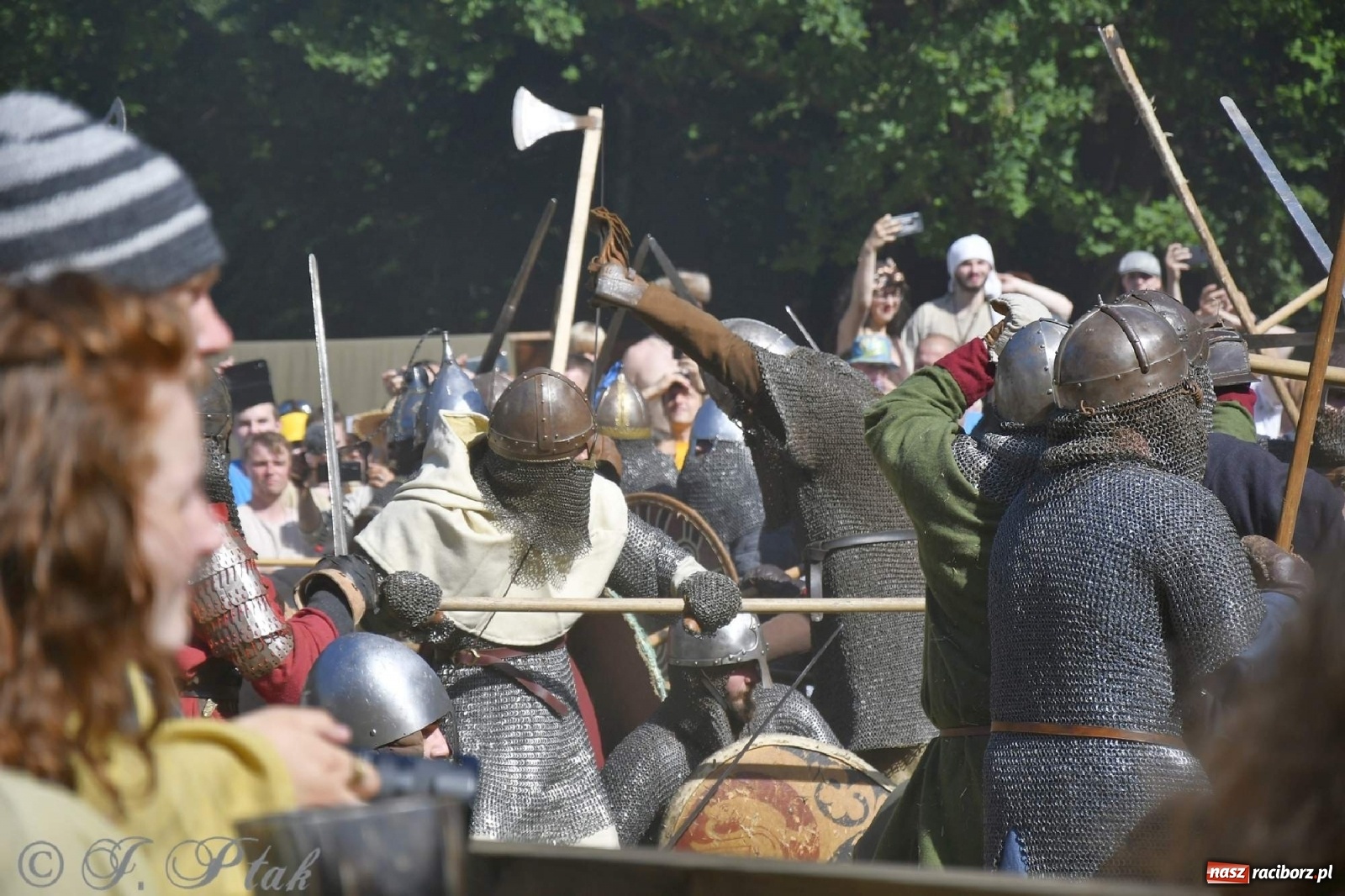 Zdjęcie w galerii na portalu naszraciborz.pl: Wielka bitwa wojów pod Oborą [FOTO i WIDEO] wiadomości z regionu