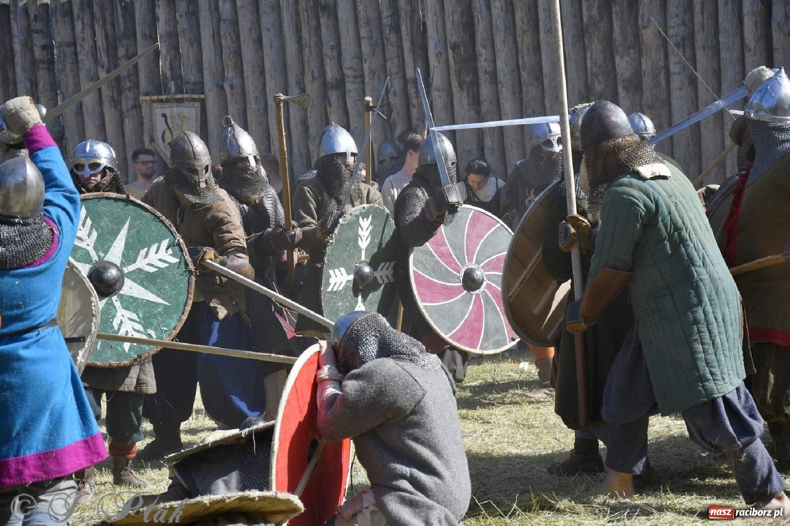 Zdjęcie w galerii na portalu naszraciborz.pl: Wielka bitwa wojów pod Oborą [FOTO i WIDEO] wiadomości z regionu