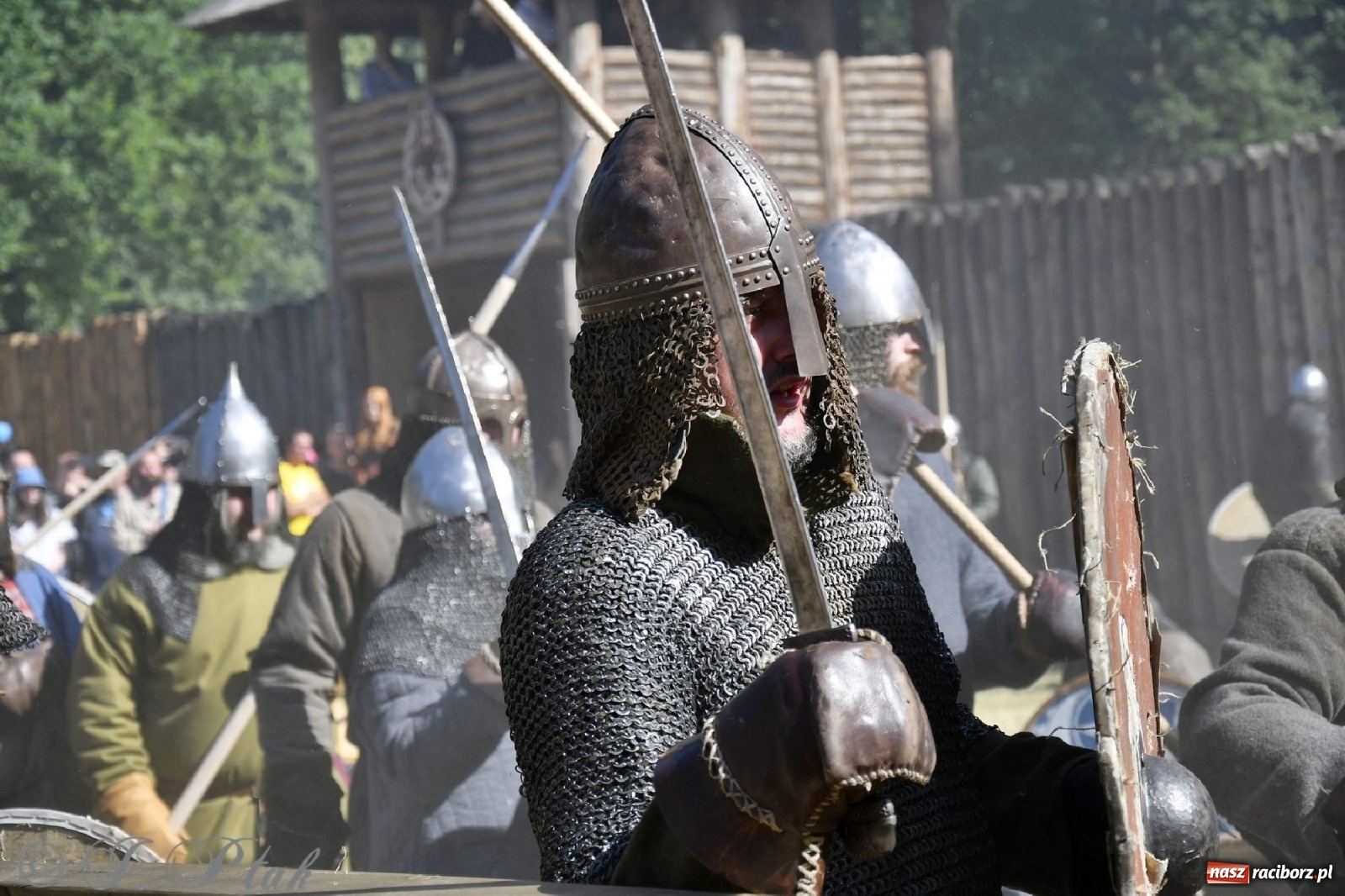 Zdjęcie w galerii na portalu naszraciborz.pl: Wielka bitwa wojów pod Oborą [FOTO i WIDEO] wiadomości z regionu