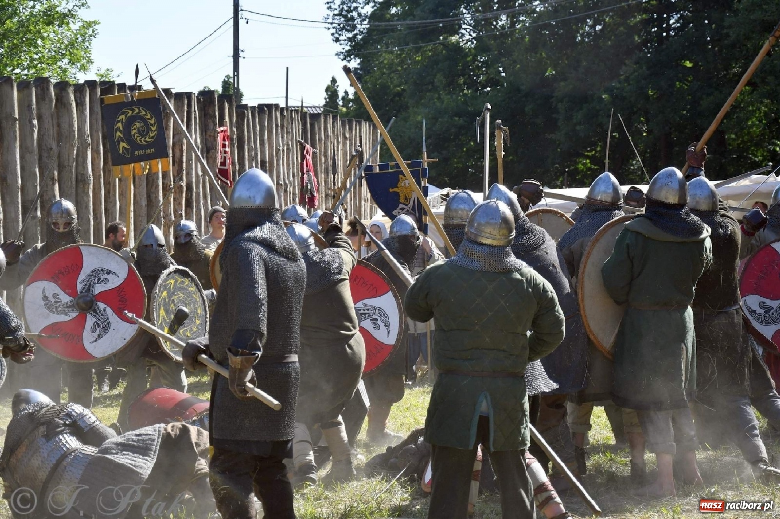 Zdjęcie w galerii na portalu naszraciborz.pl: Wielka bitwa wojów pod Oborą [FOTO i WIDEO] wiadomości z regionu