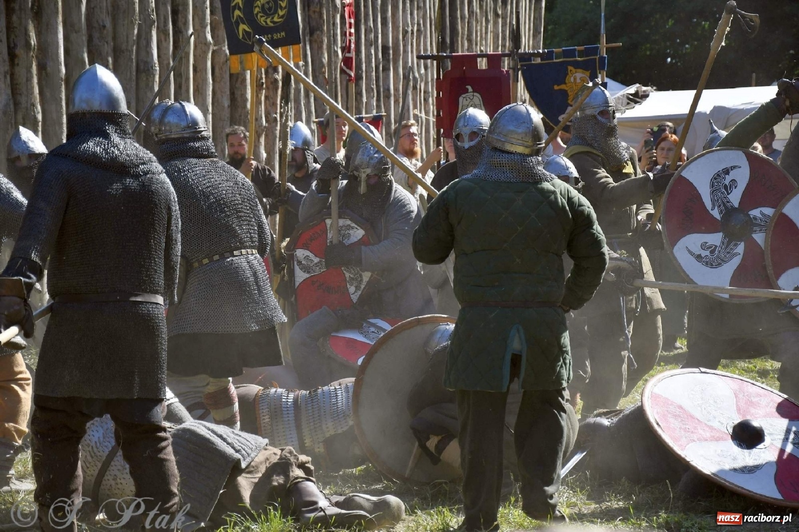 Zdjęcie w galerii na portalu naszraciborz.pl: Wielka bitwa wojów pod Oborą [FOTO i WIDEO] wiadomości z regionu