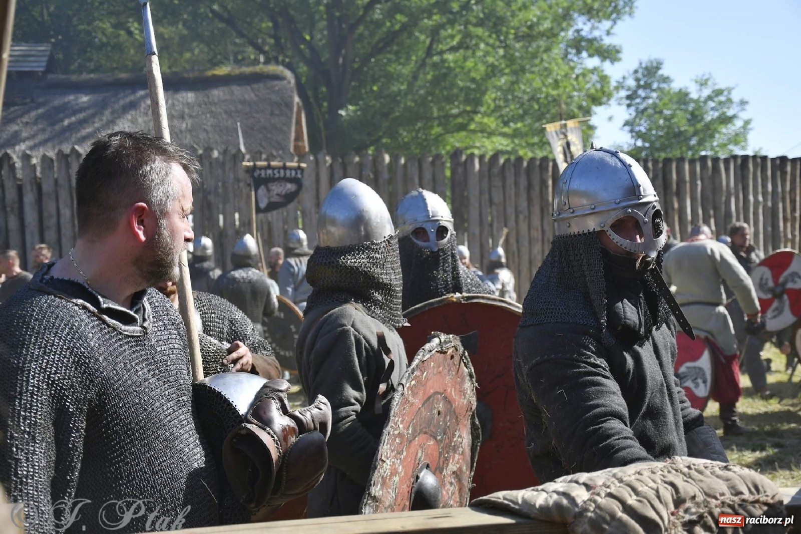 Zdjęcie w galerii na portalu naszraciborz.pl: Wielka bitwa wojów pod Oborą [FOTO i WIDEO] wiadomości z regionu