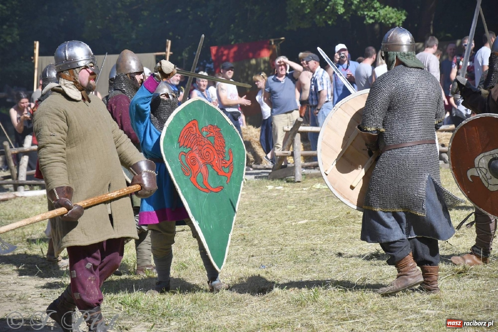 Zdjęcie w galerii na portalu naszraciborz.pl: Wielka bitwa wojów pod Oborą [FOTO i WIDEO] wiadomości z regionu