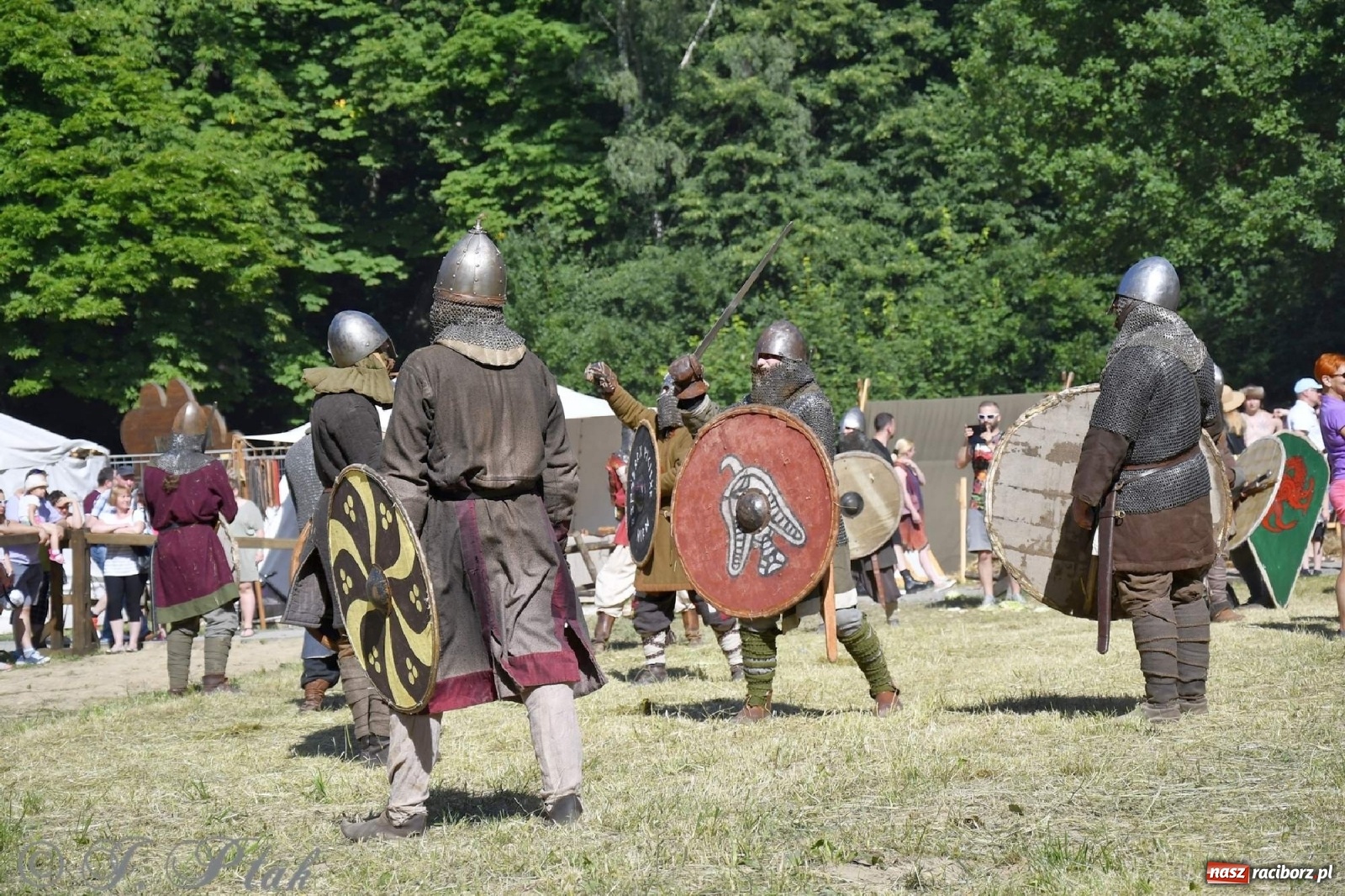Zdjęcie w galerii na portalu naszraciborz.pl: Wielka bitwa wojów pod Oborą [FOTO i WIDEO] wiadomości z regionu
