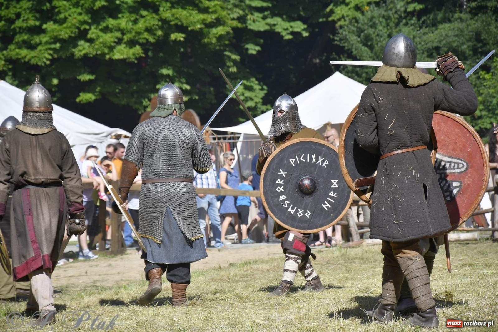 Zdjęcie w galerii na portalu naszraciborz.pl: Wielka bitwa wojów pod Oborą [FOTO i WIDEO] wiadomości z regionu
