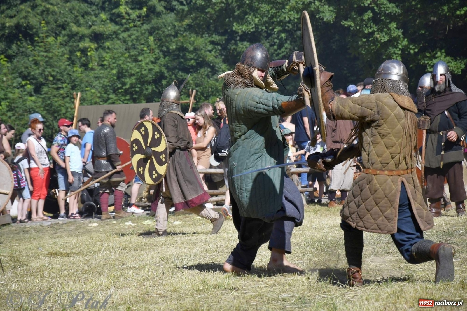 Zdjęcie w galerii na portalu naszraciborz.pl: Wielka bitwa wojów pod Oborą [FOTO i WIDEO] wiadomości z regionu