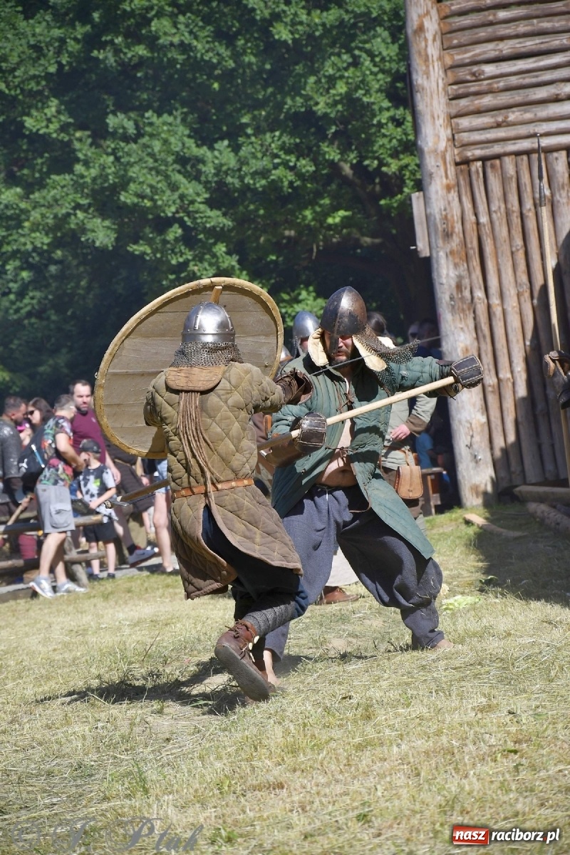 Zdjęcie w galerii na portalu naszraciborz.pl: Wielka bitwa wojów pod Oborą [FOTO i WIDEO] wiadomości z regionu