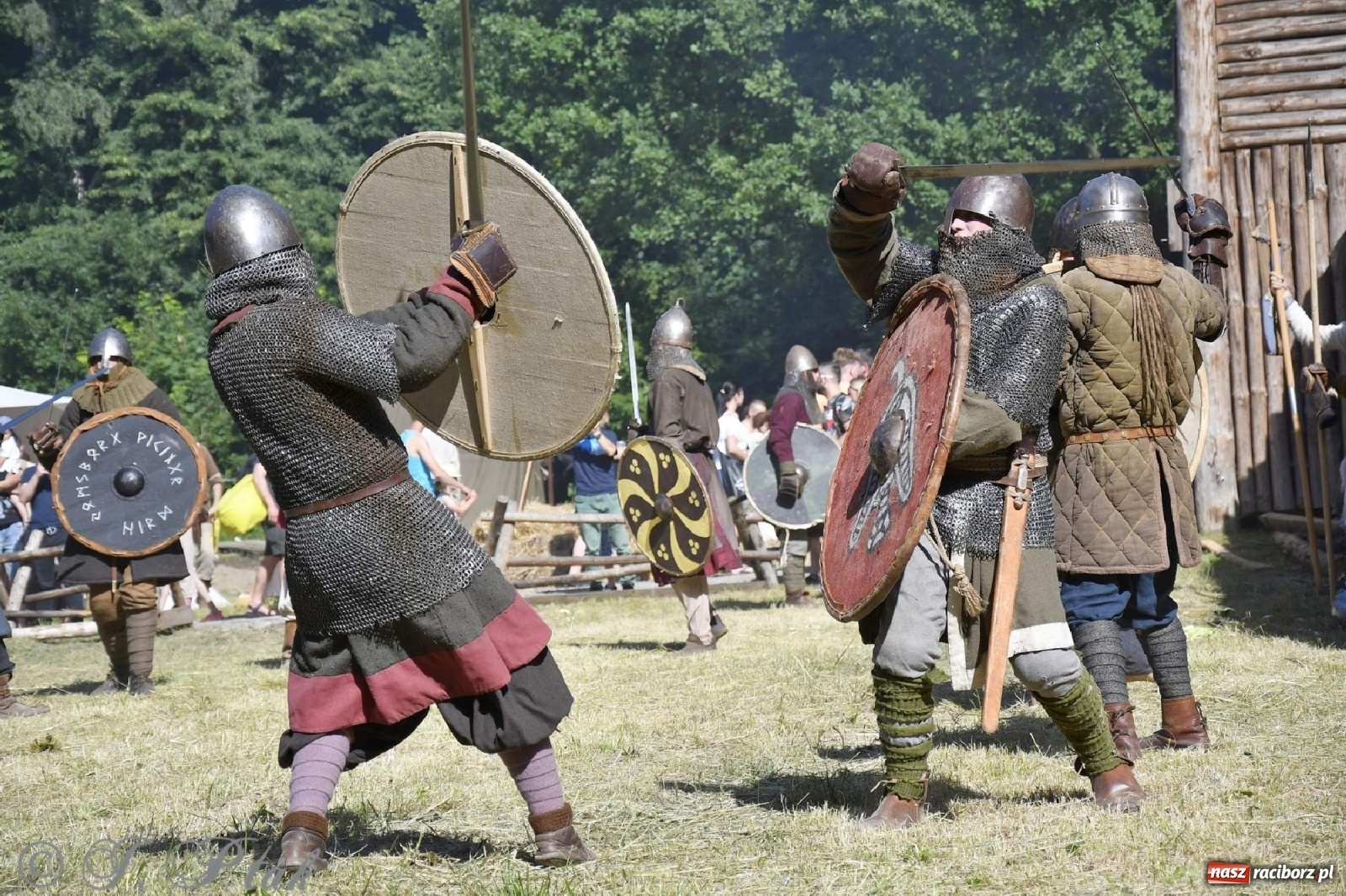 Zdjęcie w galerii na portalu naszraciborz.pl: Wielka bitwa wojów pod Oborą [FOTO i WIDEO] wiadomości z regionu