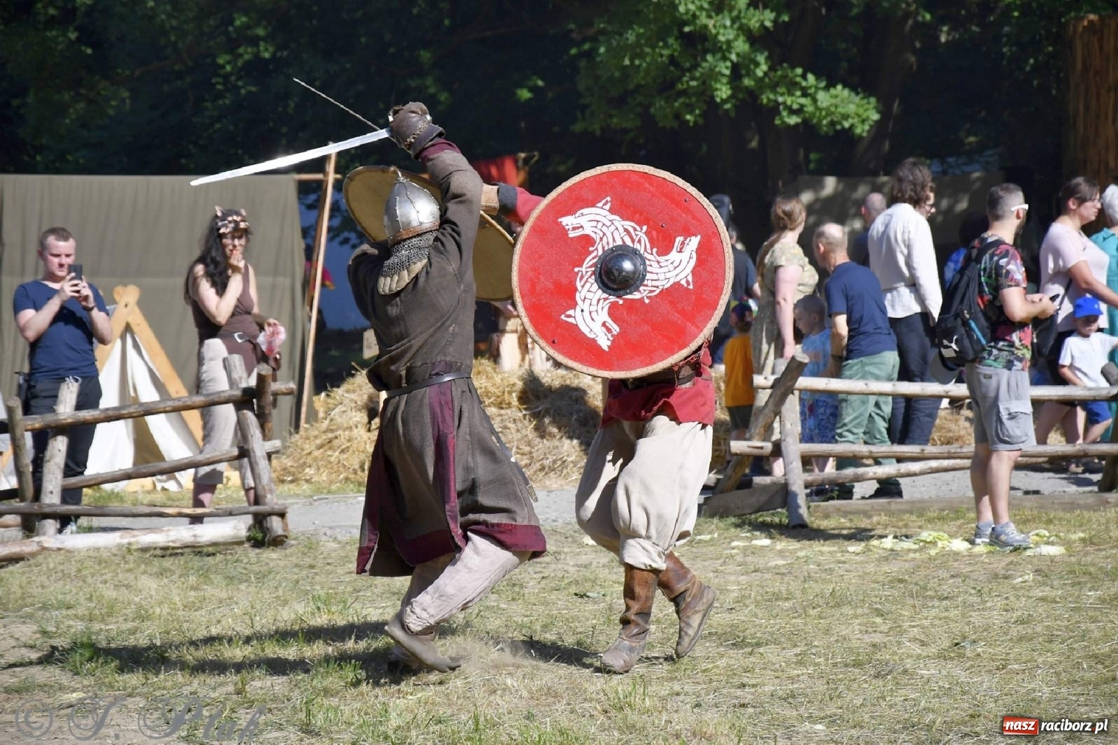 Zdjęcie w galerii na portalu naszraciborz.pl: Wielka bitwa wojów pod Oborą [FOTO i WIDEO] wiadomości z regionu