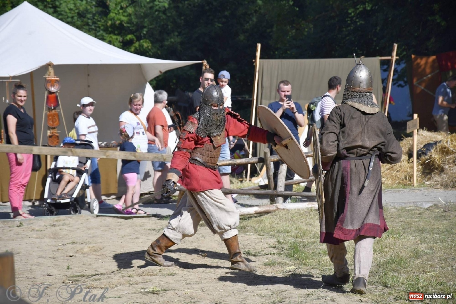 Zdjęcie w galerii na portalu naszraciborz.pl: Wielka bitwa wojów pod Oborą [FOTO i WIDEO] wiadomości z regionu