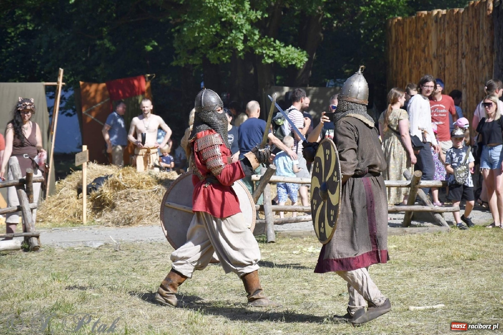 Zdjęcie w galerii na portalu naszraciborz.pl: Wielka bitwa wojów pod Oborą [FOTO i WIDEO] wiadomości z regionu