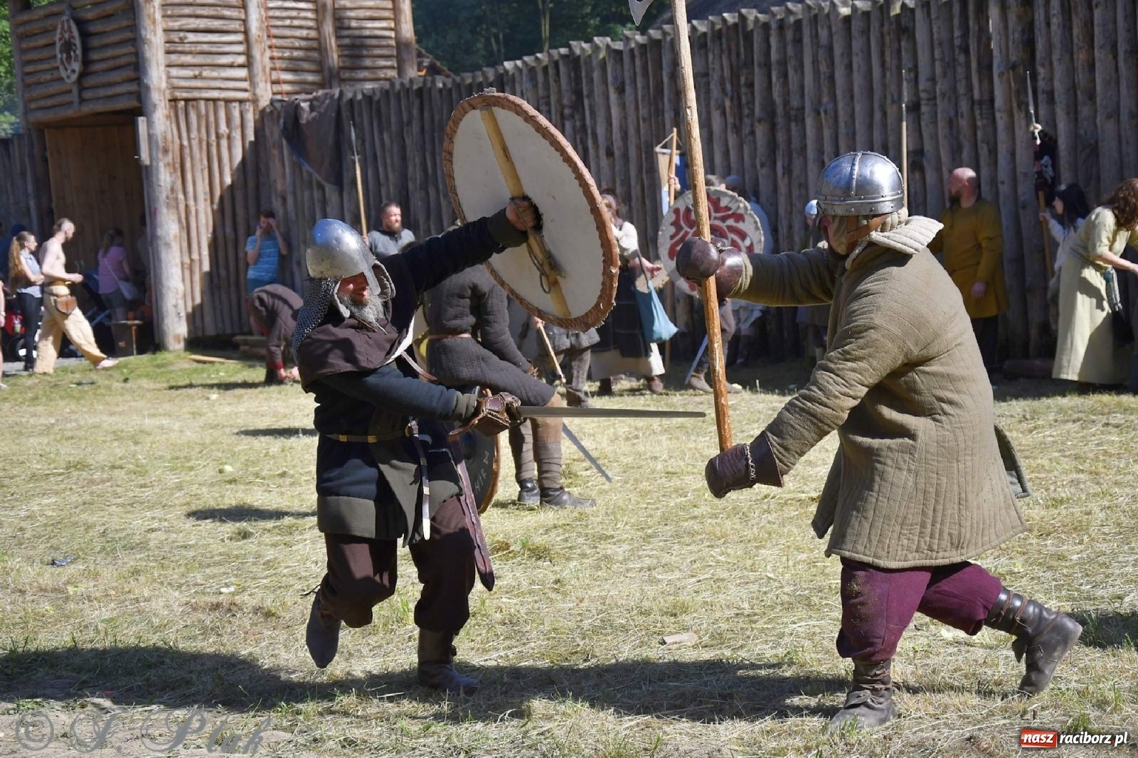 Zdjęcie w galerii na portalu naszraciborz.pl: Wielka bitwa wojów pod Oborą [FOTO i WIDEO] wiadomości z regionu