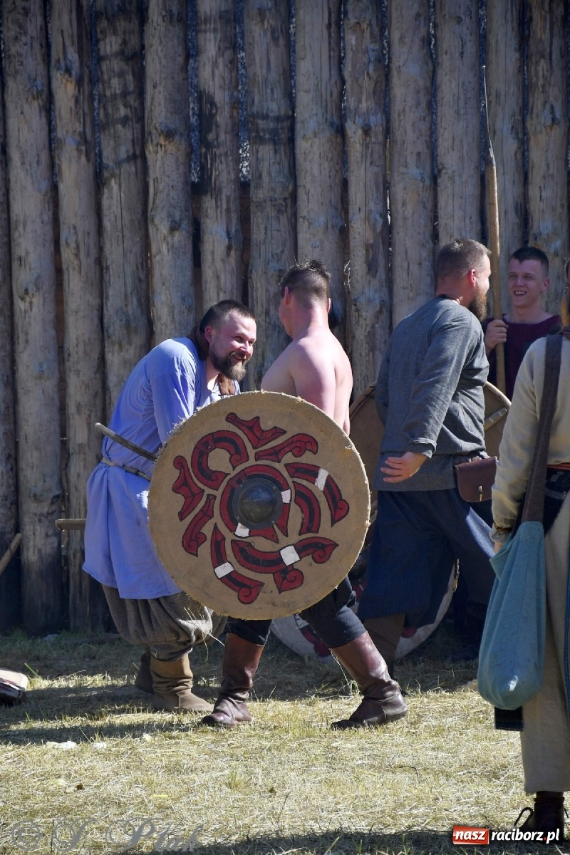 Zdjęcie w galerii na portalu naszraciborz.pl: Wielka bitwa wojów pod Oborą [FOTO i WIDEO] wiadomości z regionu