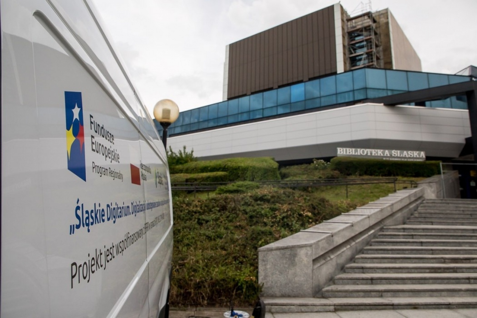 Zdjęcie w galerii na portalu naszraciborz.pl: Województwo dysponuje Mobilnym Centrum Digitalizacji wiadomości z regionu