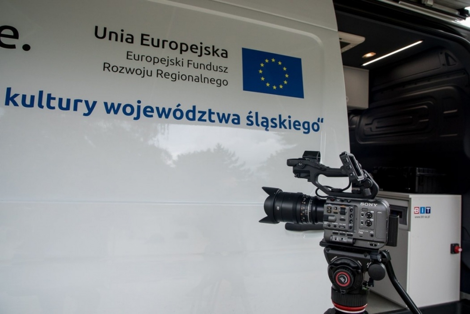 Zdjęcie w galerii na portalu naszraciborz.pl: Województwo dysponuje Mobilnym Centrum Digitalizacji wiadomości z regionu