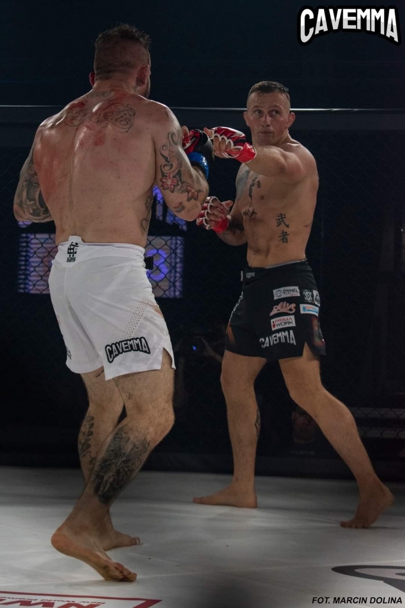 Zdjęcie w galerii na portalu naszraciborz.pl: Gala MMA w Jaworznie. Zawodnik kuźniańskiej Sparty zdemolował rywala wiadomości z regionu