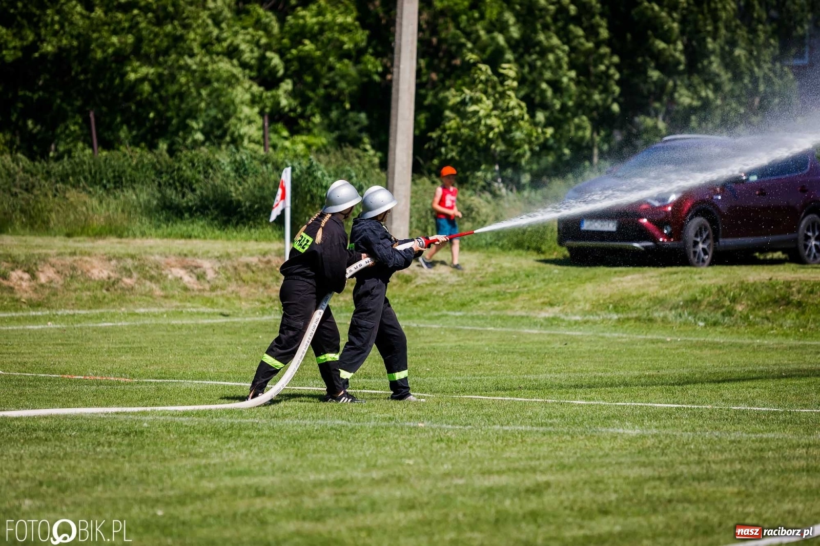 Zdjęcie w galerii na portalu naszraciborz.pl: Gminne zawody OSP. Trzy trofea dla Krzanowic, jedno dla Borucina [FOTO i WIDEO] wiadomości z regionu