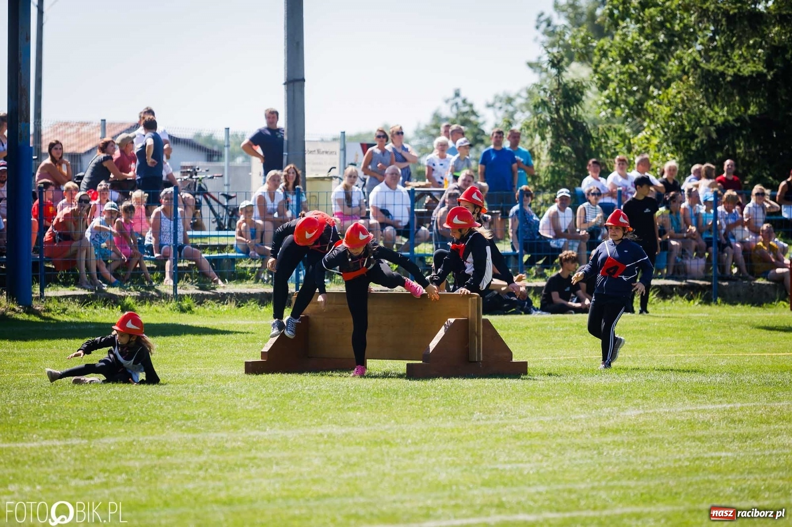 Zdjęcie w galerii na portalu naszraciborz.pl: Gminne zawody OSP. Trzy trofea dla Krzanowic, jedno dla Borucina [FOTO i WIDEO] wiadomości z regionu