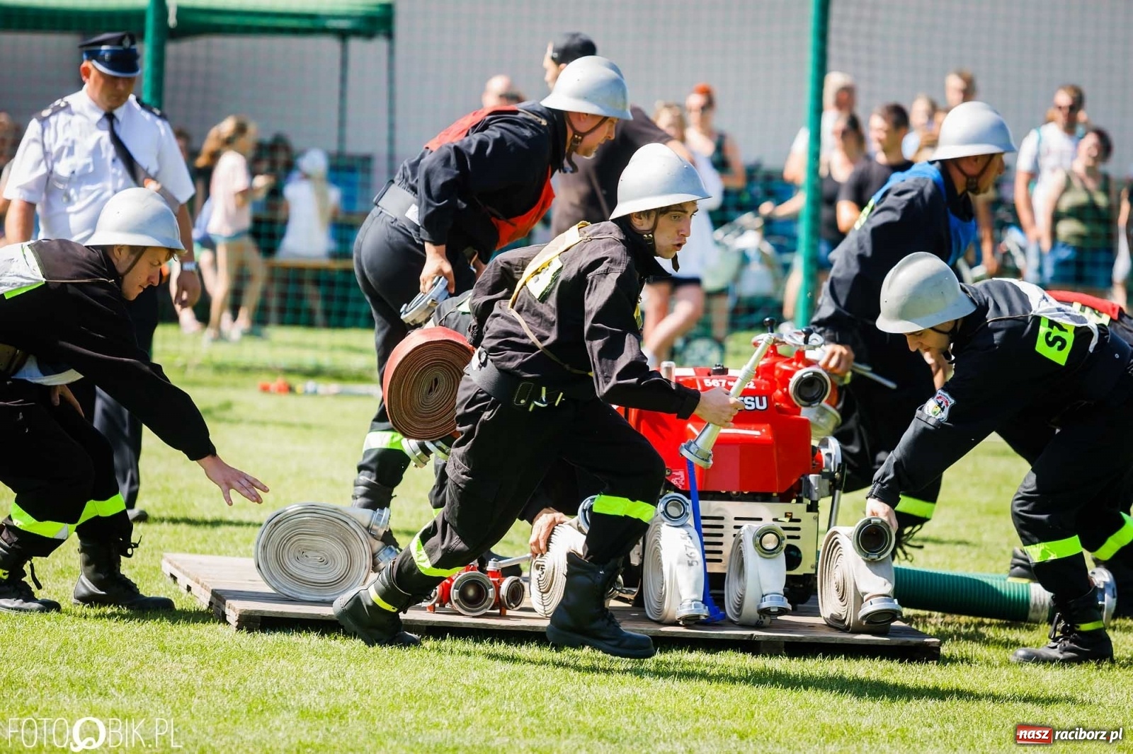 Zdjęcie w galerii na portalu naszraciborz.pl: Gminne zawody OSP. Trzy trofea dla Krzanowic, jedno dla Borucina [FOTO i WIDEO] wiadomości z regionu
