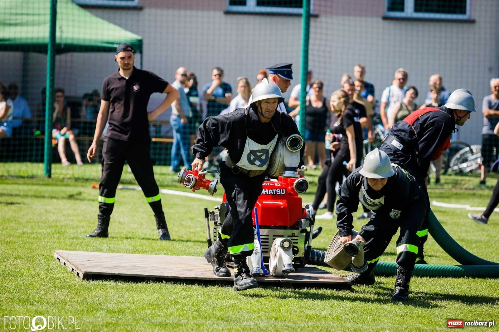 Zdjęcie w galerii na portalu naszraciborz.pl: Gminne zawody OSP. Trzy trofea dla Krzanowic, jedno dla Borucina [FOTO i WIDEO] wiadomości z regionu