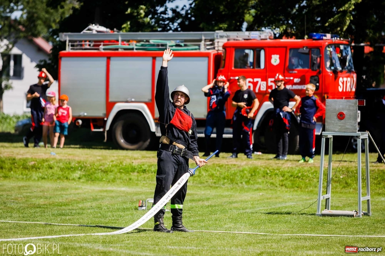 Zdjęcie w galerii na portalu naszraciborz.pl: Gminne zawody OSP. Trzy trofea dla Krzanowic, jedno dla Borucina [FOTO i WIDEO] wiadomości z regionu