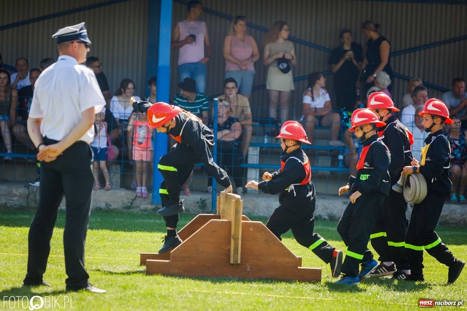Zdjęcie w galerii na portalu naszraciborz.pl: Gminne zawody OSP. Trzy trofea dla Krzanowic, jedno dla Borucina [FOTO i WIDEO] wiadomości z regionu