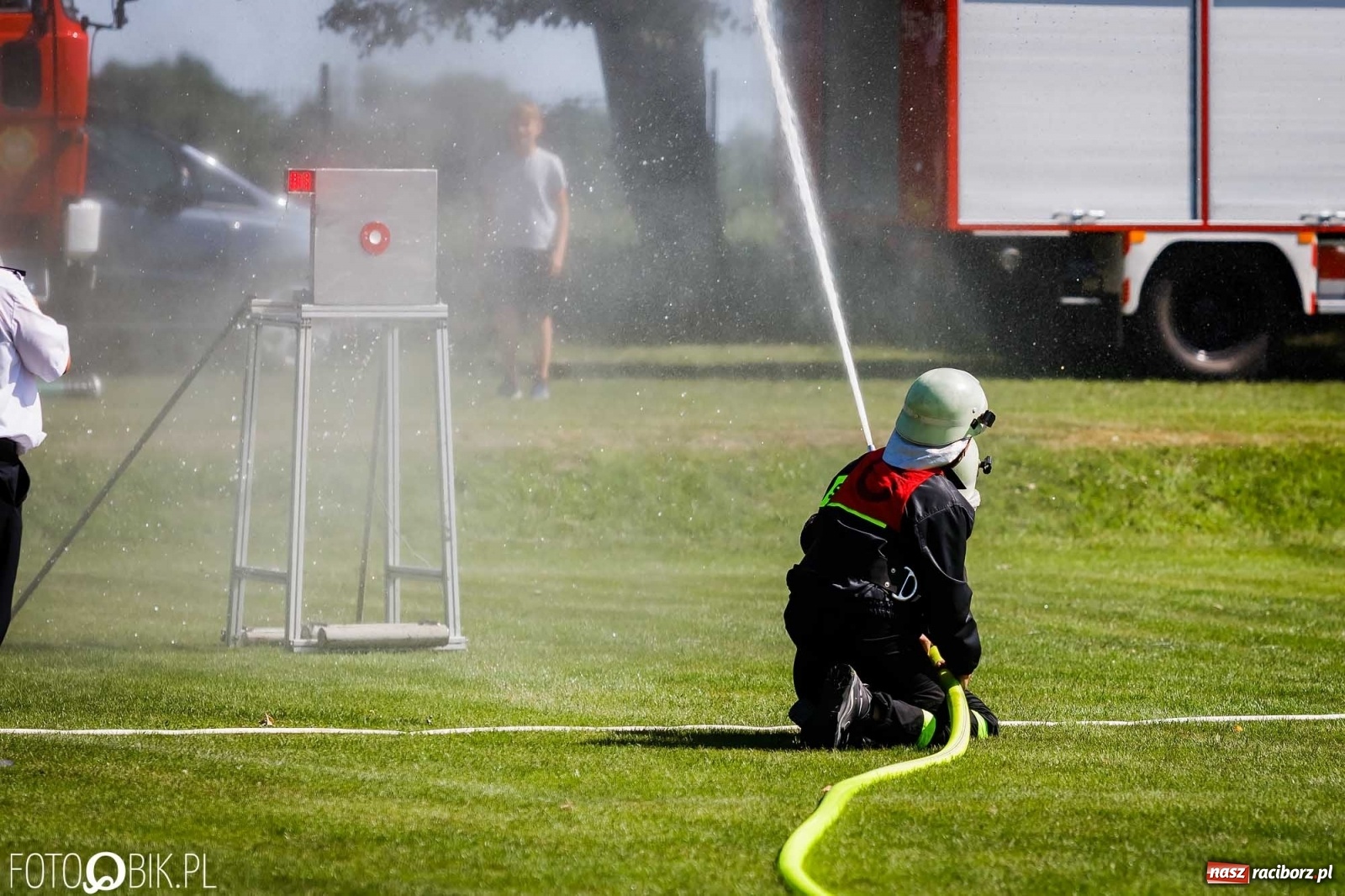 Zdjęcie w galerii na portalu naszraciborz.pl: Gminne zawody OSP. Trzy trofea dla Krzanowic, jedno dla Borucina [FOTO i WIDEO] wiadomości z regionu